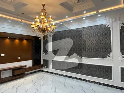 واپڈا ٹاؤن فیز 1 واپڈا ٹاؤن,لاہور میں 7 کمروں کا 10 مرلہ مکان 4.85 کروڑ میں برائے فروخت۔
