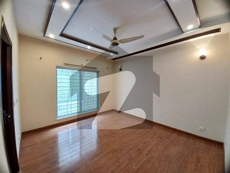 ڈی ایچ اے فیز 5 ڈیفنس (ڈی ایچ اے),لاہور میں 3 کمروں کا 5 مرلہ مکان 2.65 کروڑ میں برائے فروخت۔