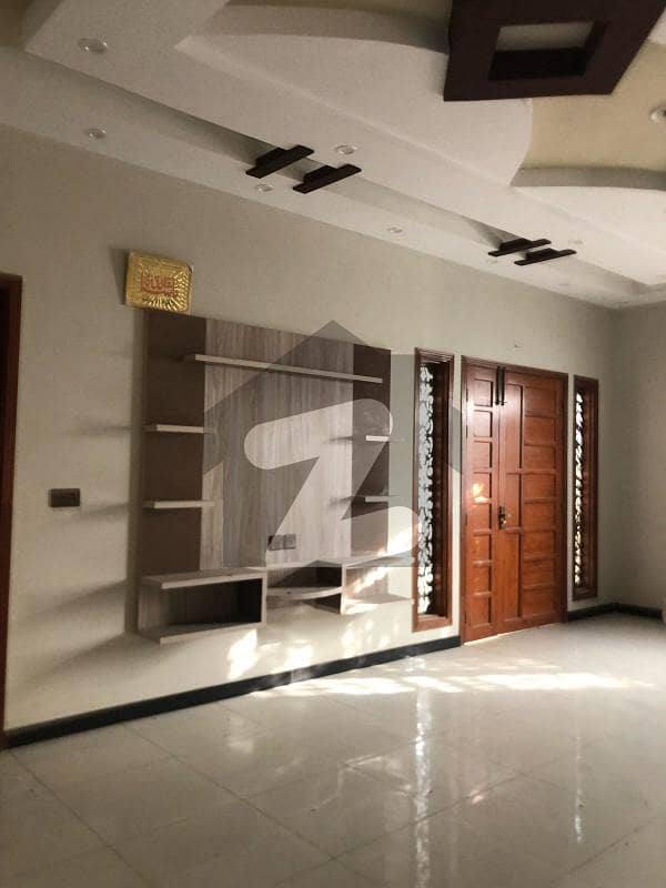 سومرا سوسائٹی سکیم 33,کراچی میں 6 کمروں کا 10 مرلہ مکان 4.6 کروڑ میں برائے فروخت۔