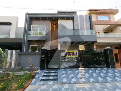 10 Marla House Is Available For Sale In Valencia Housing Society Block H1 Lahore