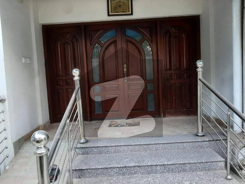 گلستانِِ جوہر ۔ بلاک 13 گلستانِ جوہر,کراچی میں 4 کمروں کا 11 مرلہ فلیٹ 2.7 کروڑ میں برائے فروخت۔