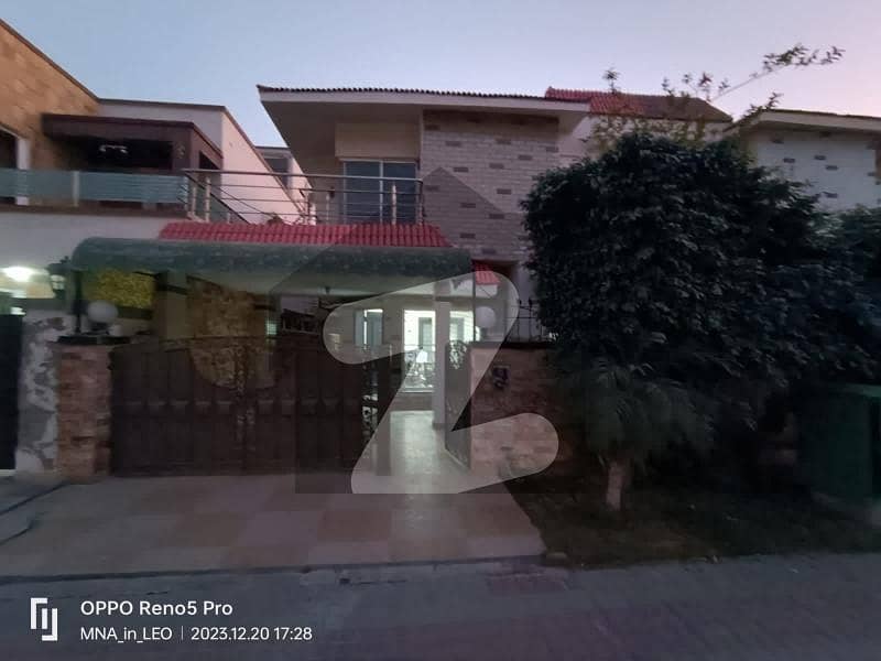 House Is Available For Sale In Bahria Town - Safari Villas