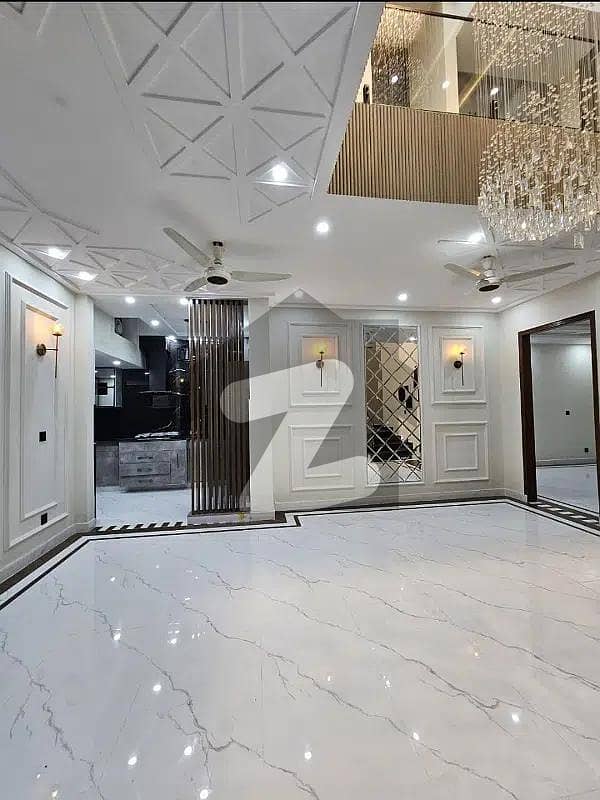 پارک ویو سٹی - ٹولپ اوورسیز پارک ویو سٹی,لاہور میں 4 کمروں کا 5 مرلہ مکان 2.3 کروڑ میں برائے فروخت۔