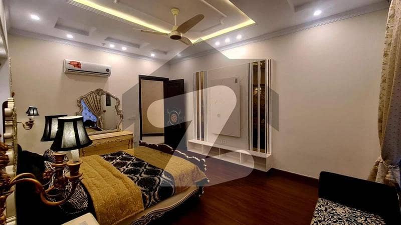 ڈی ایچ اے فیز 8 ڈیفنس (ڈی ایچ اے),لاہور میں 3 کمروں کا 1 کنال بالائی پورشن 80.0 ہزار میں کرایہ پر دستیاب ہے۔