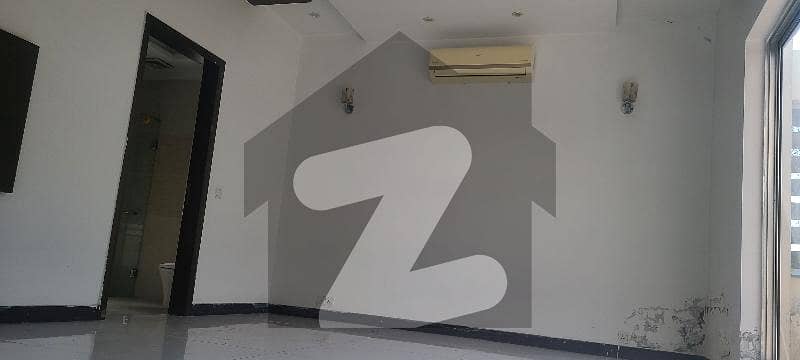 ڈی ایچ اے فیز 5 - بلاک ایل فیز 5,ڈیفنس (ڈی ایچ اے),لاہور میں 3 کمروں کا 1 کنال بالائی پورشن 1.4 لاکھ میں کرایہ پر دستیاب ہے۔