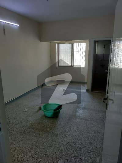 1050 Square Feet Spacious Flat Available In Gulshan-E-Iqbal - Block 13/A For Rent