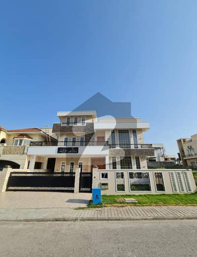Double Unit 6 Bedroom 1 Kanal House In Attractive Price