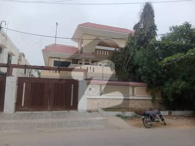 1000 Sq Yard Owner Built Bungalow For Sale
