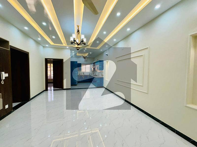 7 Marla Beautiful house available for rent in Bahria Town Phase 8