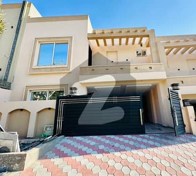 8 Marla Beautiful house available for rent in Bahria Town Phase 8