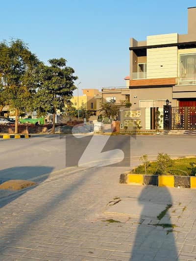 10 Marla Plot For Sale Reasonable Price As Per Your Budget In Park View City Lahore
