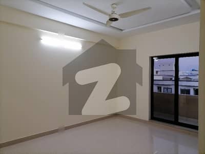 2100 Square Feet Flat For Sale Available In G-11