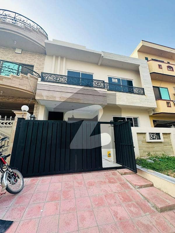 G 13 25+40 Triple Storey House For Sale