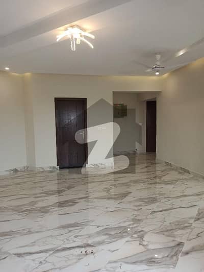 عسکری 11 - سیکٹر ڈی عسکری 11,عسکری,لاہور میں 3 کمروں کا 11 مرلہ فلیٹ 3.1 کروڑ میں برائے فروخت۔