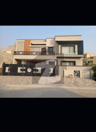 میڈیا ٹاؤن ۔ بلاک سی میڈیا ٹاؤن,راولپنڈی میں 6 کمروں کا 12 مرلہ مکان 8.7 کروڑ میں برائے فروخت۔