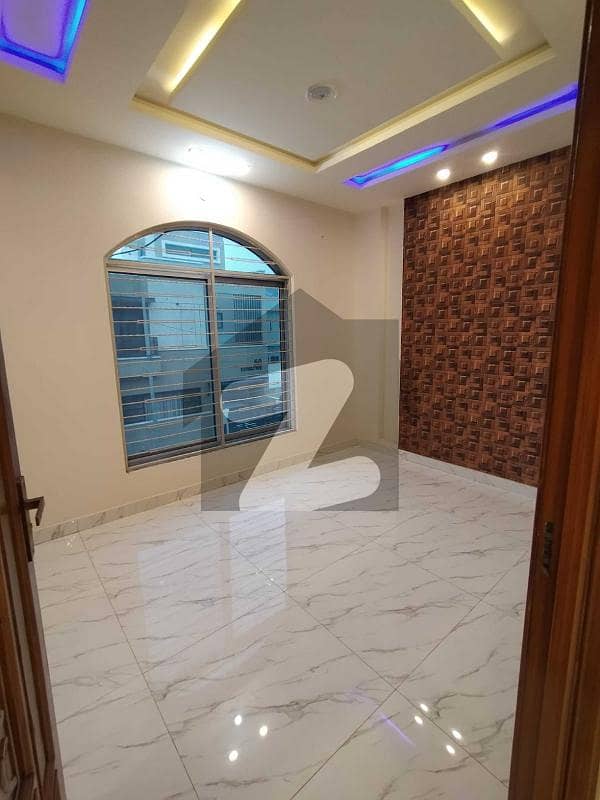 پارک ویو سٹی ۔ ایگزیکٹو بلاک پارک ویو سٹی,لاہور میں 4 کمروں کا 5 مرلہ مکان 1.8 کروڑ میں برائے فروخت۔