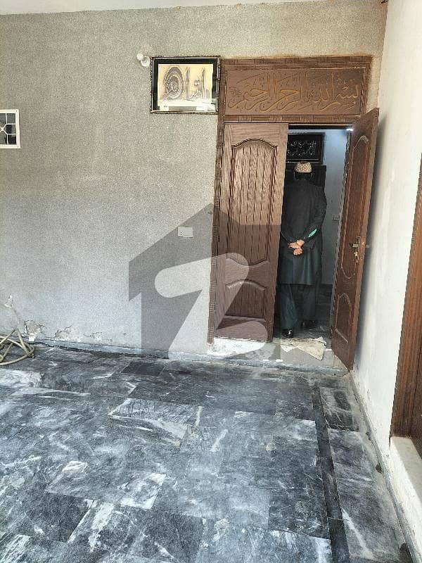 الاحمد گارڈن ہاوسنگ سکیم جی ٹی روڈ,لاہور میں 4 کمروں کا 5 مرلہ مکان 1.1 کروڑ میں برائے فروخت۔