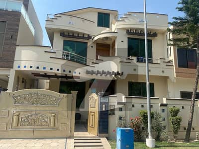 10 Marla HOUSE for SALE in DC Colony