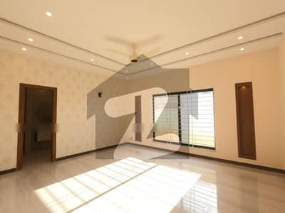 800 Square Feet Spacious House Is Available In G-10/4 For Sale