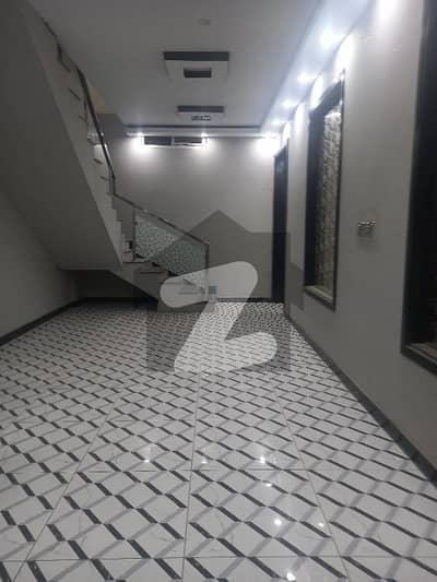 پی ای سی ایچ ایس بلاک 2 پی ای سی ایچ ایس,جمشید ٹاؤن,کراچی میں 6 کمروں کا 10 مرلہ مکان 9.0 کروڑ میں برائے فروخت۔