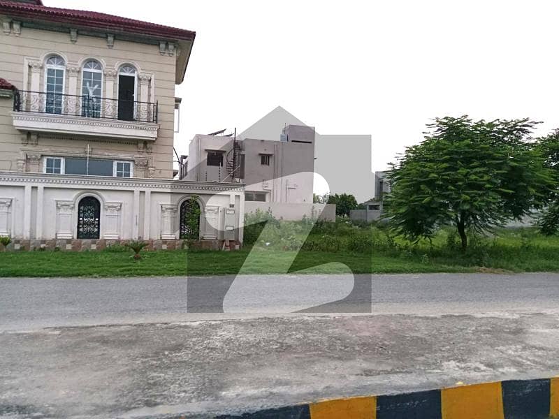 8 Marla Possession Plot Near Play Ground For Sale A-Block DHA 9 Town