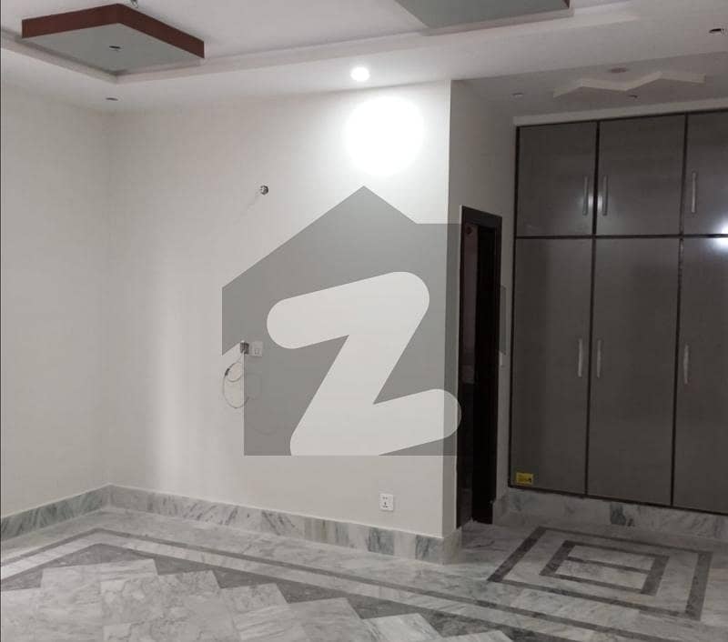 ماڈل ٹاؤن ۔ بلاک پی ماڈل ٹاؤن,لاہور میں 5 کمروں کا 1 کنال مکان 3.0 لاکھ میں کرایہ پر دستیاب ہے۔