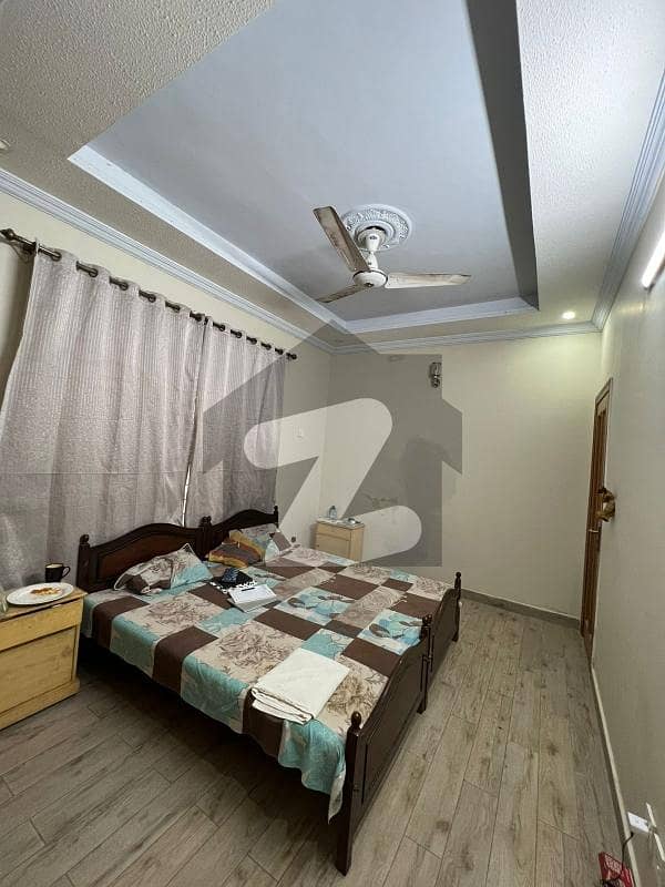 250 SQ ft Room Attach bath Fully Furnished Include All service