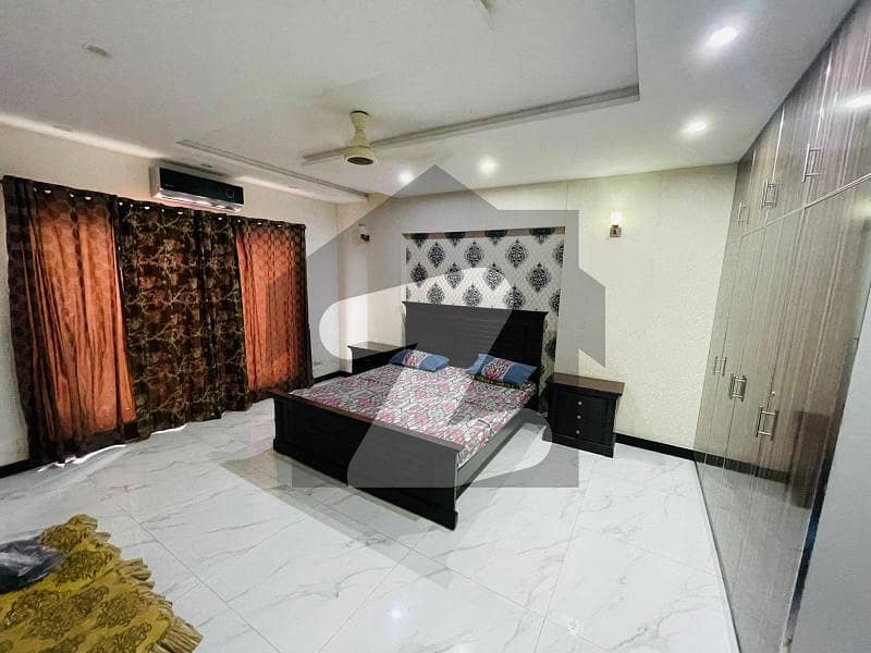ڈی ایچ اے فیز 6 ڈیفنس (ڈی ایچ اے),لاہور میں 4 کمروں کا 10 مرلہ مکان 4.5 کروڑ میں برائے فروخت۔