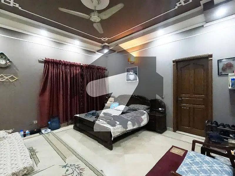 واپڈا ٹاؤن فیز 1 - بلاک ڈی2 واپڈا ٹاؤن فیز 1,واپڈا ٹاؤن,لاہور میں 7 کمروں کا 2 کنال مکان 14.75 کروڑ میں برائے فروخت۔