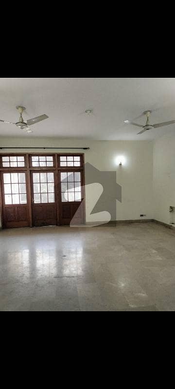گارڈن ٹاؤن لاہور میں 3 کمروں کا 5 مرلہ مکان 90.0 ہزار میں کرایہ پر دستیاب ہے۔
