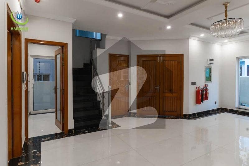 ایڈن ایگزیکیٹو ایڈن گارڈنز,فیصل آباد میں 3 کمروں کا 5 مرلہ مکان 1.75 کروڑ میں برائے فروخت۔