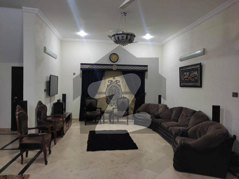 زراج ہاؤسنگ سکیم اسلام آباد میں 5 کمروں کا 14 مرلہ مکان 5.65 کروڑ میں برائے فروخت۔