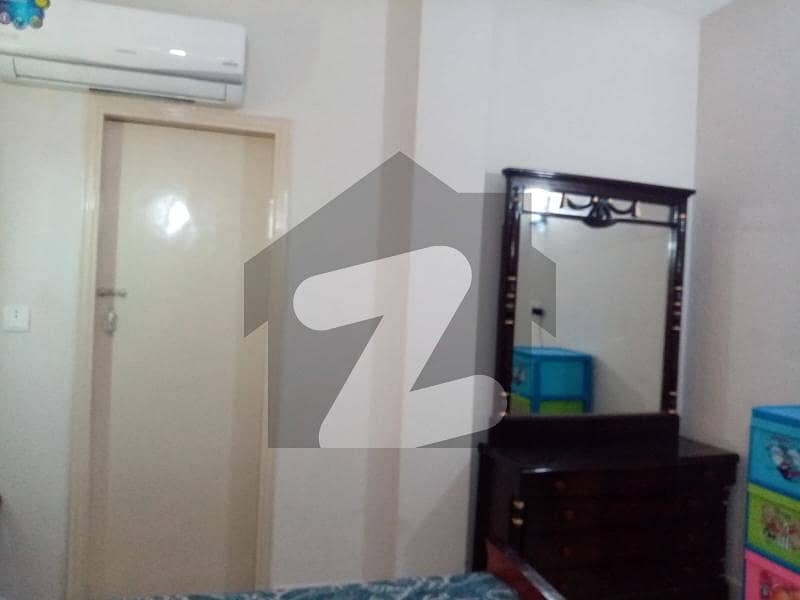 کلفٹن کراچی میں 2 کمروں کا 4 مرلہ فلیٹ 1.15 کروڑ میں برائے فروخت۔