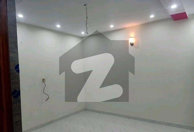 علی ٹاؤن لاہور میں 3 کمروں کا 3 مرلہ مکان 1.25 کروڑ میں برائے فروخت۔