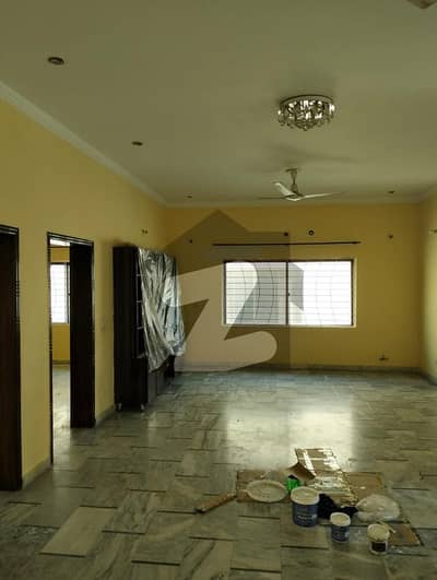 One Kanal Neat & Clean Upper Portion Available For Rent In Tariq Garden Lahore