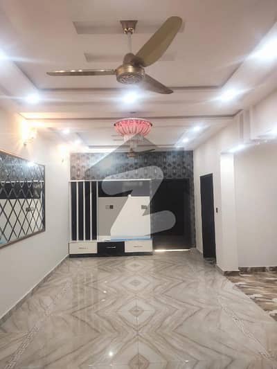 پارک ویو سٹی لاہور میں 5 کمروں کا 10 مرلہ مکان 3.7 کروڑ میں برائے فروخت۔