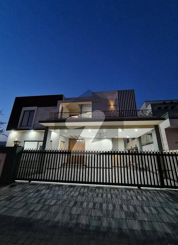 One kanal Beautiful Modern straight line designed house for sale