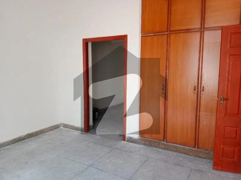 5 Marla Spacious Lower Portion Available In Allama Iqbal Town For rent