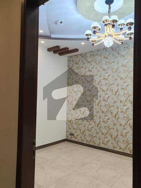 طارق روڈ کراچی میں 4 کمروں کا 7 مرلہ مکان 2.5 لاکھ میں کرایہ پر دستیاب ہے۔