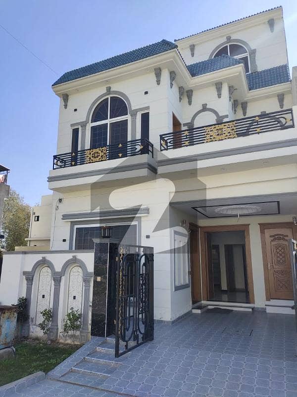 5 MARLA BRAND NEW HOUSE FOR SALE HOT LOCATION IN KHAYABAN-E-AMIN