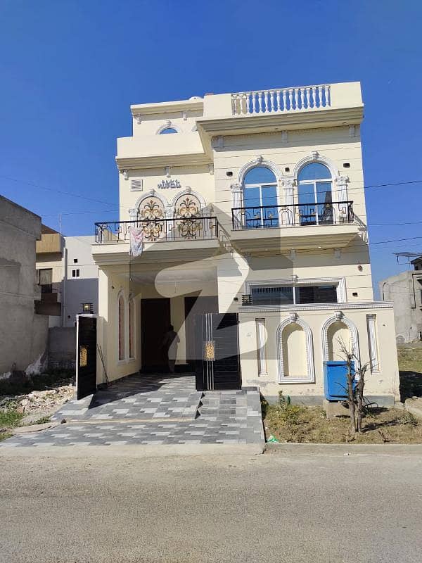 5 MARLA BRAND NEW BEAUTIFUL HOUSE FOR SALE HOT LOCATION IN KHAYANBAN-E-AMIN