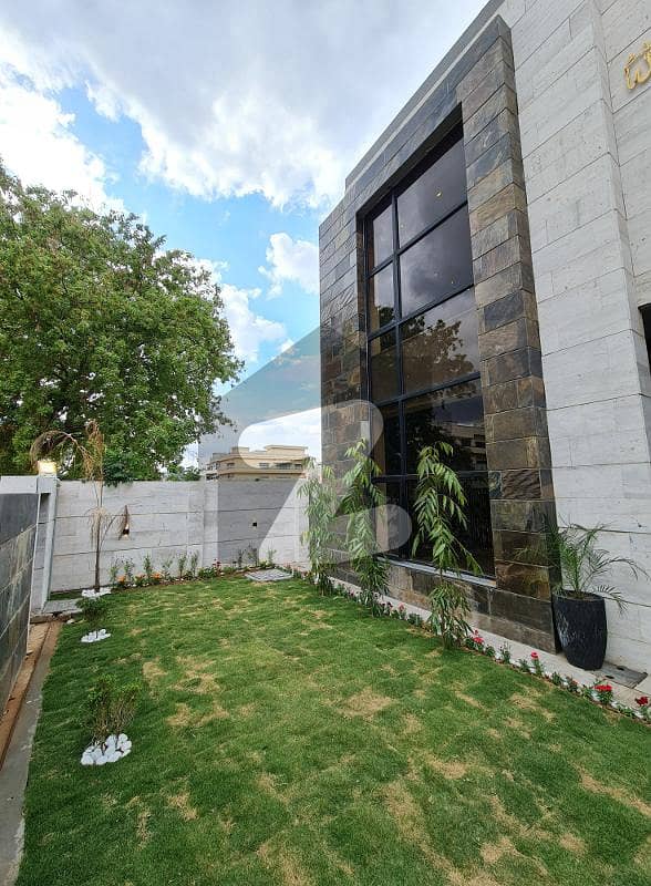 SOLID MODERN AESTHETICALLY: 6 BED-Room double unit house for sale in Dha phase 2 Islamabad