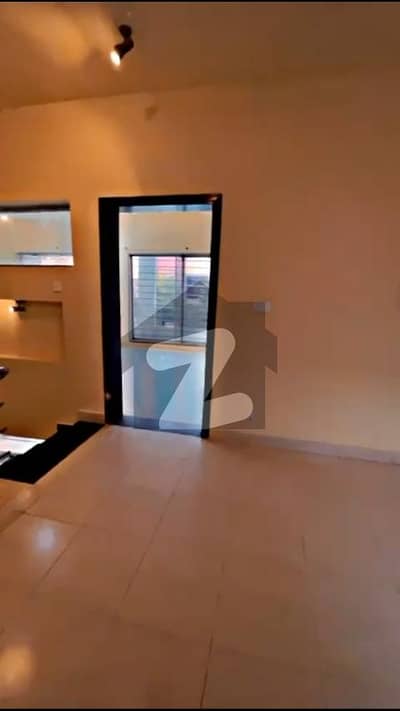 بحریہ ٹاؤن اسلام آباد میں 3 کمروں کا 5 مرلہ مکان 1.8 کروڑ میں برائے فروخت۔