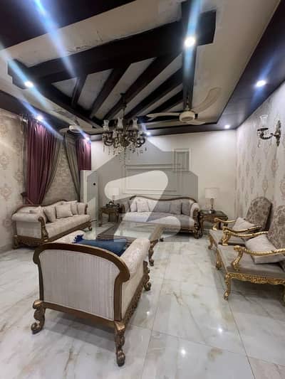 ماڈل ٹاؤن ۔ بلاک ایم ماڈل ٹاؤن,لاہور میں 7 کمروں کا 1 کنال مکان 8.0 کروڑ میں برائے فروخت۔
