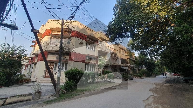 شادمان لاہور میں 5 کمروں کا 10 مرلہ مکان 5.0 کروڑ میں برائے فروخت۔