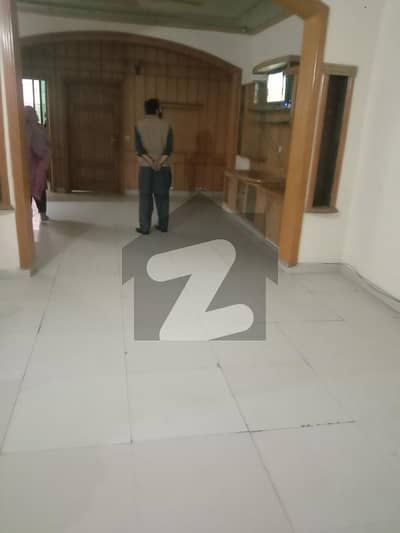 20 Marla Upper Portion E2 Block Hot Location Gas Electricity Available Johar Town Lahore