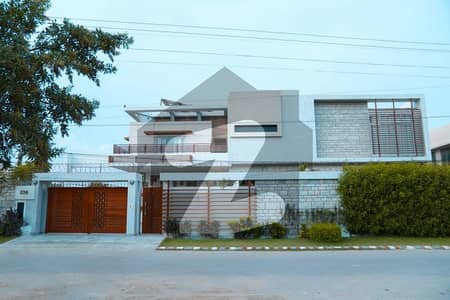 1000 Square Yards House In DHA Phase 8 Is Available For Sale