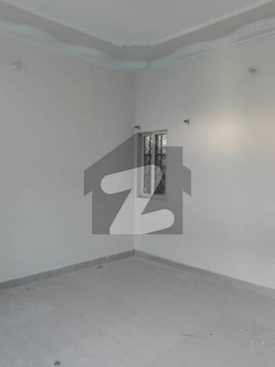 200 Sqyd House 3 Bed D/D Available For Rent