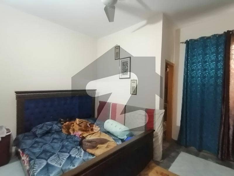 جوہر ٹاؤن فیز 1 جوہر ٹاؤن,لاہور میں 4 کمروں کا 6 مرلہ مکان 2.5 کروڑ میں برائے فروخت۔