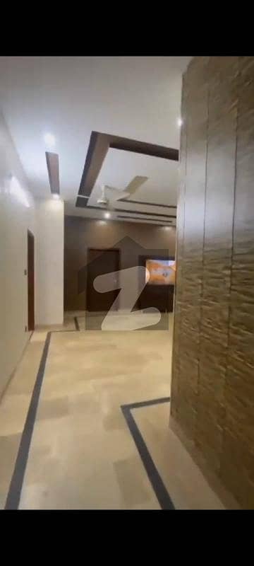 این ایف سی 1 لاہور میں 5 کمروں کا 10 مرلہ مکان 1.5 لاکھ میں کرایہ پر دستیاب ہے۔